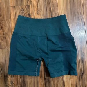Alphalete amplify shorts